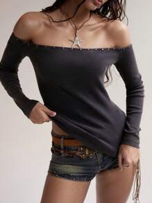 Easelle 女士休闲露肩铆钉修身长袖 T 恤，黑色雪花复古设计，春夏