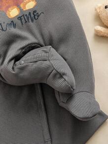 SHEIN Bộ 4 món quần áo cho bé sơ sinh, áo liền quần hình gấu màu xám đậm bằng vải gân, hộp quà tặng cho bé sơ sinh. - Xám - Xem 4