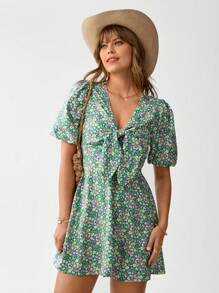 SHEIN LUNE Clip à cheveux avec nœud à fleurs vertes dispersées, style décontracté pour vacances à la campagne. Robe fleurie à petites fleurs pour les vacances, style cottagecore pour concert country, tenue pour garden party - Vert - Voir 2