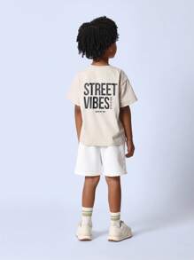 SUMWON Street Vibes Division 都市街头服饰 T 恤布鲁克林纽约印花背面徽标青年时尚休闲棉质平纹针织运动上衣 - 卡其色 - 查看 3