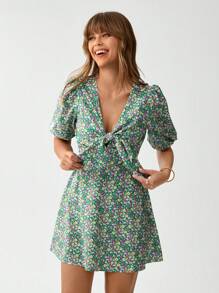 SHEIN LUNE Clip à cheveux avec nœud à fleurs vertes dispersées, style décontracté pour vacances à la campagne. Robe fleurie à petites fleurs pour les vacances, style cottagecore pour concert country, tenue pour garden party - Vert - Voir 6