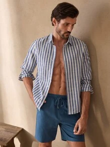 Manfinity NXTstreet 2 件男士休闲梭织竖条纹常规版型长袖衬衫和纯色中腰短裤套装 - 彩色 - 查看 1