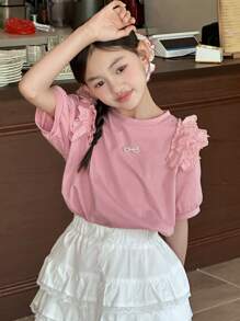 DAZY Camiseta de punto con cuello redondo y aplicación de encaje para niñas preadolescentes, ropa de verano y vuelta al colegio