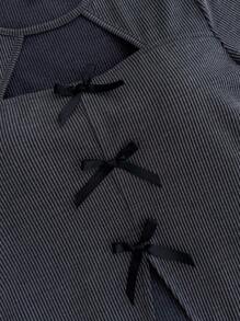 SHEIN Teen Girls Deep Grey Vacation Knit Casual Slim Fit Short Sleeve Top With Bow Decor On Front, Front And Hem Slits, Suitable For Party, Afternoon Tea, Autumn/Winter Layering - Grey - View 4