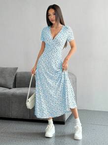 SHEIN PETITE Women's V-Neck Ditsy Floral Summer Short Sleeve Dress (Random Cutting) Maxi Women Outfit - Multicolor - View 4