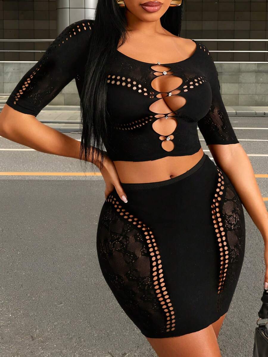 SHEIN SXY 春夏衣服套装度假沙滩优雅休闲音乐节夜店黑色高弹无缝镂空蕾丝短袖圆领短上衣高腰半身裙两件套