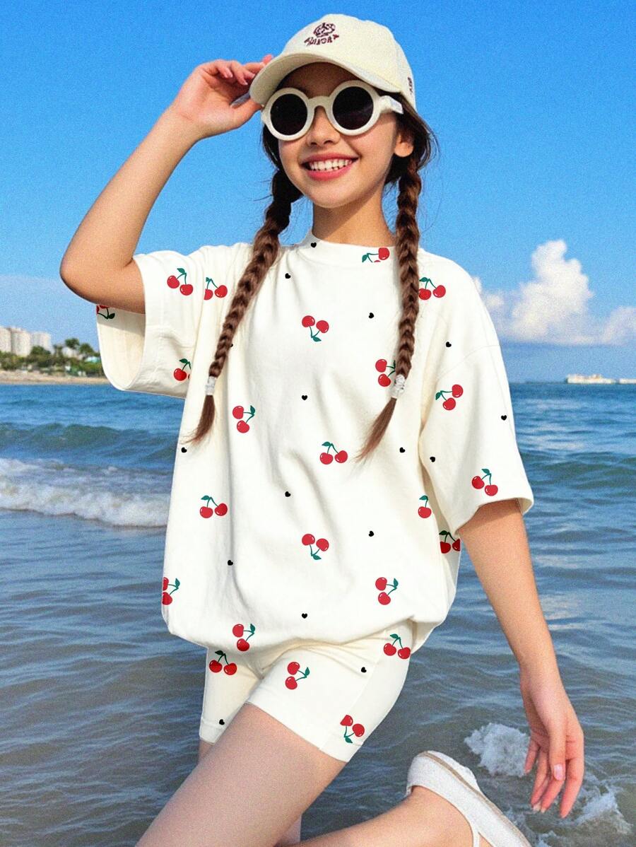 SHEIN 2 件套青少年女孩可爱樱桃心印花 T 恤和短裤，休闲简约装，夏季 - 彩色 - 查看 1