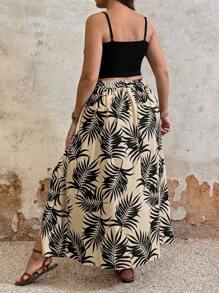 SHEIN PETITE CURVE Plus Size Women 2 Pieces Set - Solid Color Cami Top & Tropical Plant Print High Slit Maxi Skirt, Boho, Vacation, Women Summer Outfits, Beach Wear, Spring Break