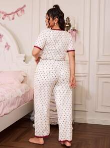 SweetSlumber Conjunto de pijama de talla grande con diseño de corazón dulce, ribete de volantes y color contrastante
