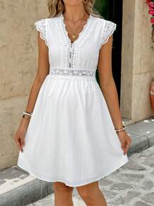 SHEIN Vestido de maternidad casual de unicolor con escote en V y borde de encaje para vacaciones - Blanco - Ver 4