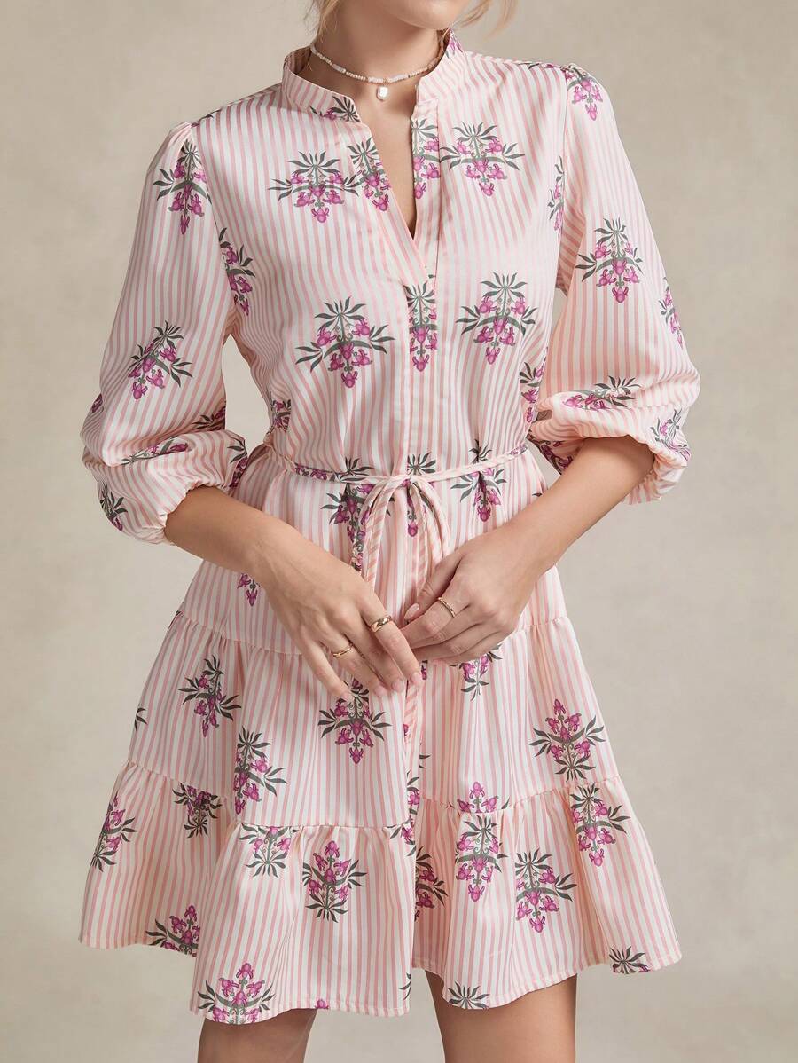 SHEIN LUNE Đầm ngắn thắt eo cổ chữ V in họa tiết cho nữ tay 3/4