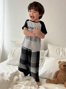 DAZY Young Boy Round Neck Short Sleeve T-Shirt With Raglan Sleeve And Pants Pajama Set - Grey - View 5