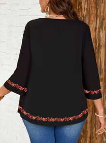 EMERY ROSE Blusa casual con cuello en V, cómoda, de talla grande, con estampado floral rojo y dorado sobre fondo negro