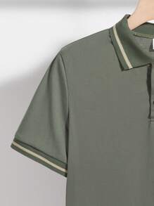 SHEIN 青少年男孩撞色 Polo 领军绿色休闲 Polo 衫，时尚、简约、百搭、可爱、柔软舒适，适合日常穿着、上学、旅行、运动、海滩度假 - 軍綠色 - 查看 5