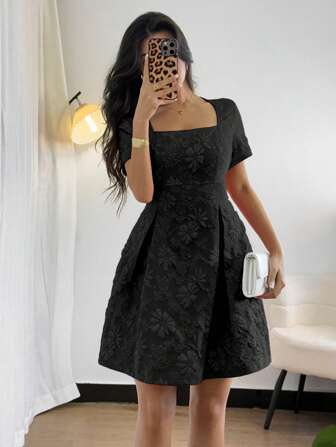 Rafferiza 女式优雅方领提花褶饰腰部短袖喇叭连衣裙