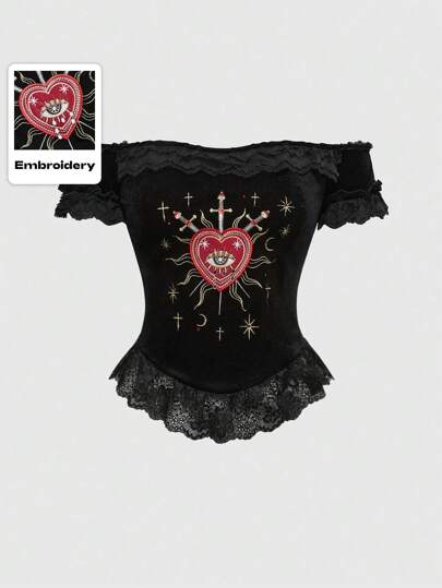 Goth Top ajustado tipo corsé con hombros descubiertos, bordados con corazones y ojos, y contrastes de encaje y cristales, en estilo gótico