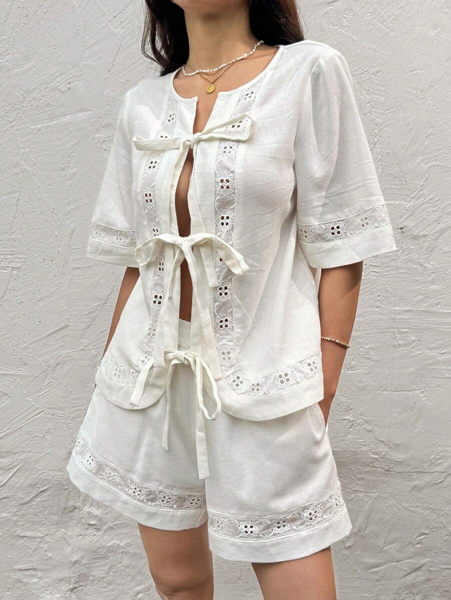SHEIN EZwear Camisa de verano casual para mujer de unicolor con bordado hueco y cordones - Blanco - Ver 1