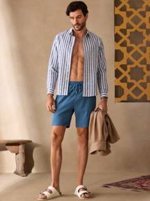 Manfinity NXTstreet 2 件男士休闲梭织竖条纹常规版型长袖衬衫和纯色中腰短裤套装 - 彩色 - 查看 2