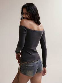 Easelle 女士休闲露肩铆钉修身长袖 T 恤，黑色雪花复古设计，春夏