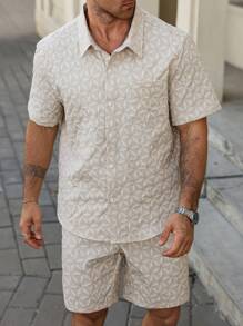 Manfinity Homme Conjunto de camisa de manga corta casual de moda para hombres de talla grande, conjunto de playa para hombres, conjunto casual de dos piezas, ideal para parejas y un excelente regalo para novios u esposos. Conjunto casual de dos piezas para hombres de tejido texturizado