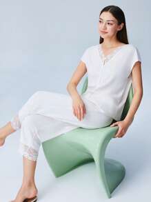 LUVLETTE 夏季超柔软天丝™莫代尔粉色蕾丝拼接纽扣透气女士睡衣套装内衣裤带口袋新娘贴身衣物，春夏七分裤两件套婚礼用品 - 白色 - 查看 6