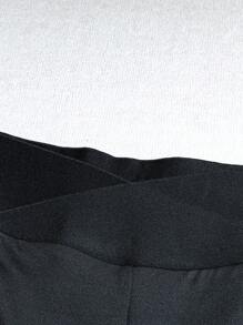 Calvaya 3 件套加大码女式美式 V 腰口袋实用瑜伽短裤，高腰蜜桃臀修身弹力紧身运动跑步短裤，适合夏季 - 黑色 - 查看 5