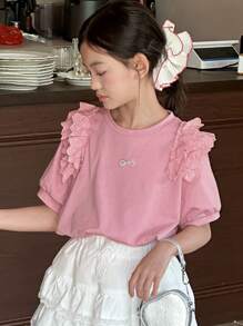 DAZY Camiseta de punto con cuello redondo y aplicación de encaje para niñas preadolescentes, ropa de verano y vuelta al colegio