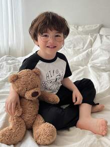 DAZY Young Boy Letter & Cartoon Print Raglan Short Sleeve Top And Pants Loungewear Set - Black and White - View 5