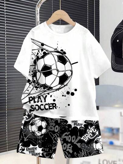 SHEIN Conjunto informal de camiseta de manga corta y pantalones cortos con estampado de fútbol para niño preadolescente, ropa de dormir cómoda para el verano