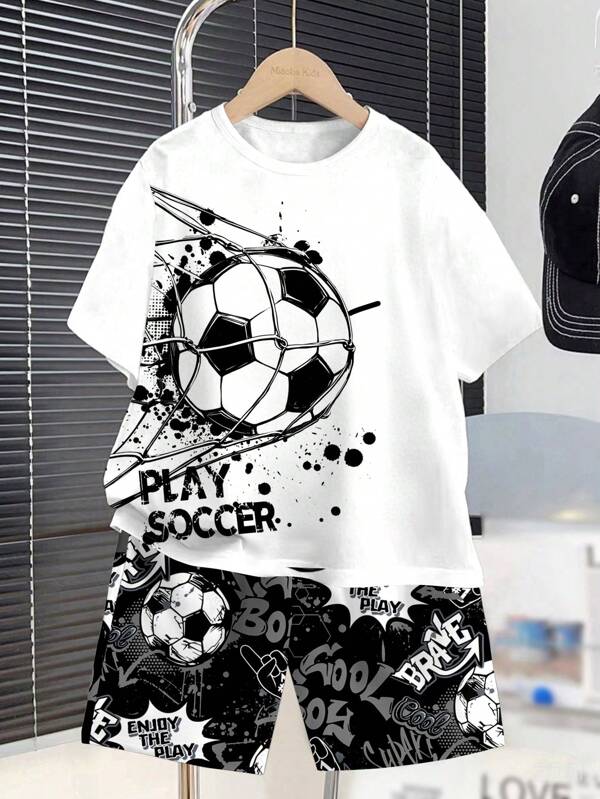 SHEIN Zestaw Tween Boy Football Pattern, luźny, krótki rękaw, koszulka i spodenki, wygodna bielizna nocna, lato