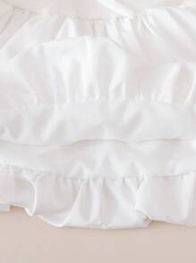 SHEIN Genkimix Kids Baby Girls' Solid Color A-Line Bubble Skirt. The Solid Color Tone Showcases An Elegant Style, While The Bubble Design Adds A Cute Touch.