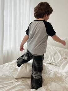 DAZY Young Boy Round Neck Short Sleeve T-Shirt With Raglan Sleeve And Pants Pajama Set - Grey - View 6