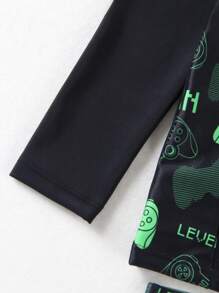 SHEIN Young Boys' Hazy Blue Print Swimsuit Top With Printed Front Panel And Random Print Swim Shorts, 2 Pieces Set