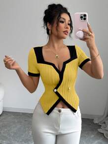 INAWLY 女士优雅通勤卡其色麻花针织方领撞色饰边纽扣装饰开衩下摆 T 恤