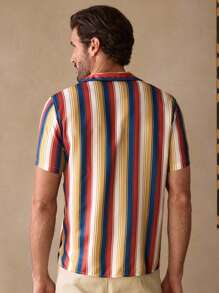 Manfinity VCAY Camisa casual de manga corta con cuello de bata y rayas verticales tejida para hombres, adecuada para uso diario