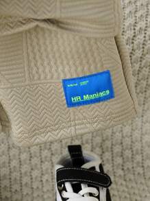 SHEIN Playful Pals 3 件套婴幼儿男童休闲白色圆领 T 恤，蓝色撞色刺绣和运动短裤，配斜挎包，日常街头风格服装，夏季