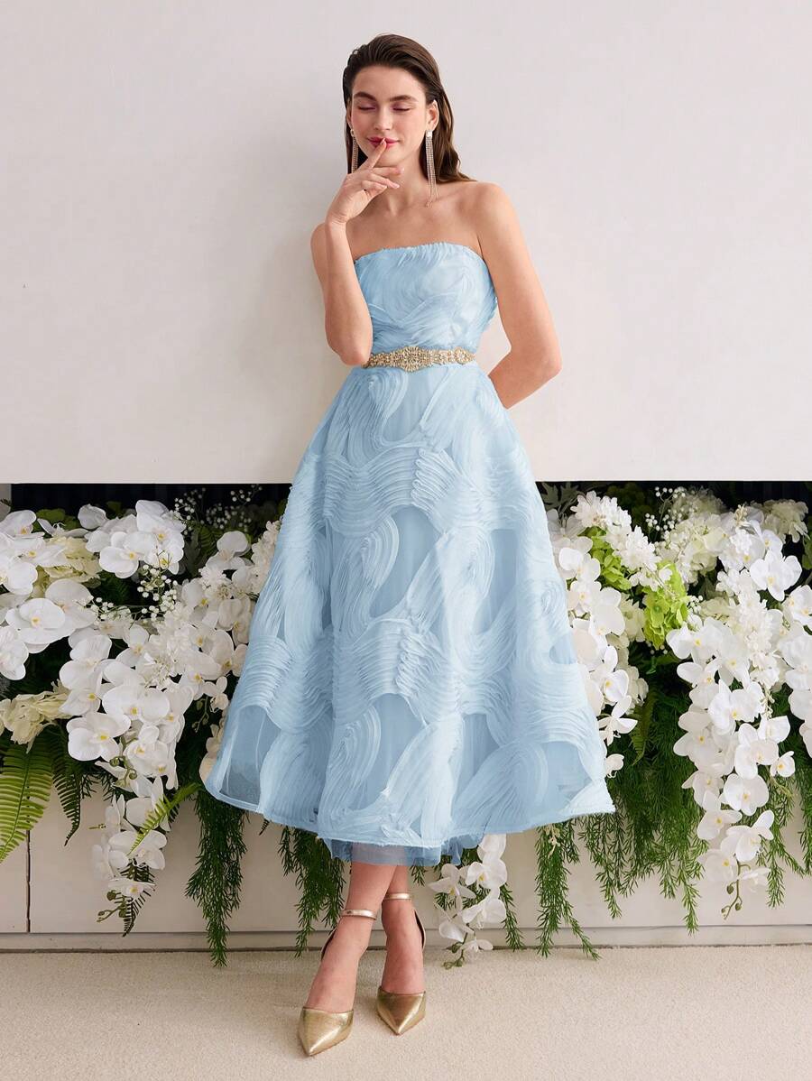 MOTF Soiréza 女式网眼刺绣 A 字型中长款收腰连衣裙 - 淺藍色 - 查看 1