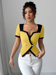 INAWLY 女士优雅通勤卡其色麻花针织方领撞色饰边纽扣装饰开衩下摆 T 恤