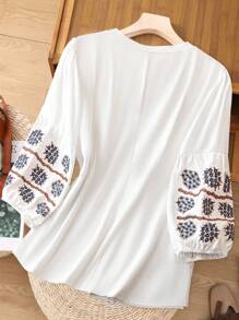 SHEIN LUNE Plus Size Women Embroidered Top, Fashionable For Summer - White - View 2
