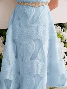 MOTF Soiréza 女式网眼刺绣 A 字型中长款收腰连衣裙 - 淺藍色 - 查看 2