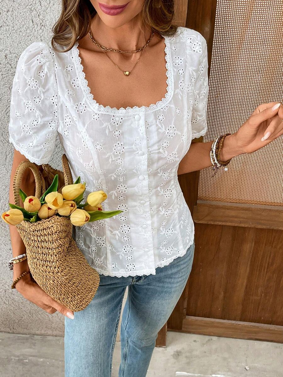 EMERY ROSE 女士刺绣圆领短款泡泡袖单排扣休闲衬衫 - 白色 - 查看 1