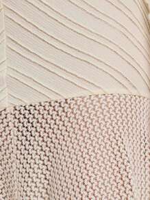 Nöista Abito lungo color crema in tessuto strutturato, con corpino aderente e gonna ampia. Ideale per lauree, matrimoni o eventi formali grazie al suo stile sofisticato ed elegante.