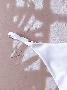 Swim Vcay Tanga de bikini de unicolor blanco para mujer, minimalista, para vacaciones de primavera en la playa - Blanco - Ver 3