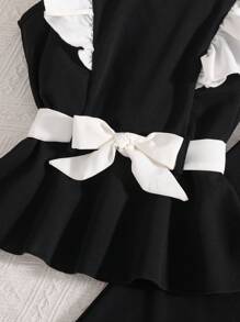 Czarno-biały 2-częściowy zestaw casualowy dla nastolatki składający się z krótkiej sukienki z pasującą talią i pasujących czarnych spodni - Czarne i Białe - Zobacz 5