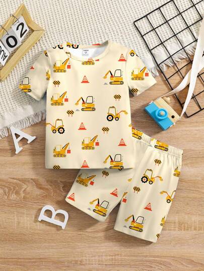 男童休闲卡通图案修身圆领舒适短袖短裤家居服，适合夏季