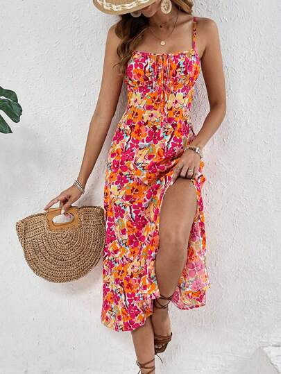 SHEIN Frenchy Vestido de verano sin mangas para mujer con estampado floral, tirantes espagueti, fruncido en el pecho y abertura en el muslo