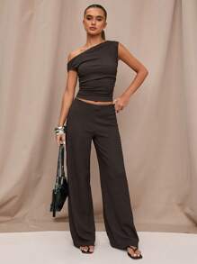SHEIN BAE 2pcs Summer Set: Coffee Color Asymmetric Asymmetrical Shoulder Jacquard Knit Top And Comfortable Knit Pocket Wide Leg Pants, Suitable For Stylish Street Wear, Beach Vacation, Italian Holiday, Going Out, Cruise Outfits, Brunch Outfits, Ibiza Outfits - Brown - View 3