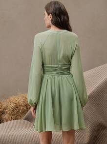 Anewsta Elegantes Chiffon Kleid mit geometrischem Muster und Langarm, geeignet für den Stadtbummel