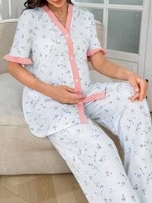 SHEIN Set di pigiami da maternità con cardigan a scollo a V con volant a contrasto e pantaloni stampati a fiori ditsy