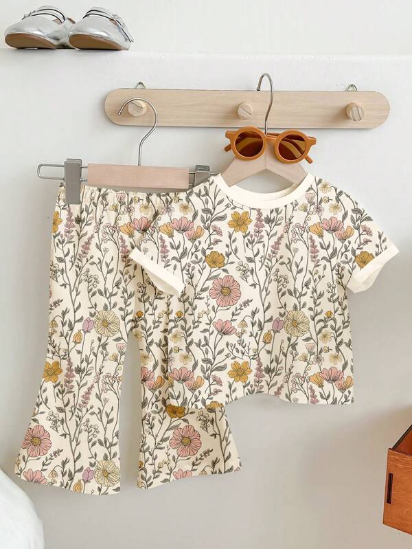 SHEIN Cute Bohemian Floral Print Design, Young Girl Casual Cartoon Pattern Short Sleeve Top And Flare Pants 2-Piece Set, Suitable For Summer